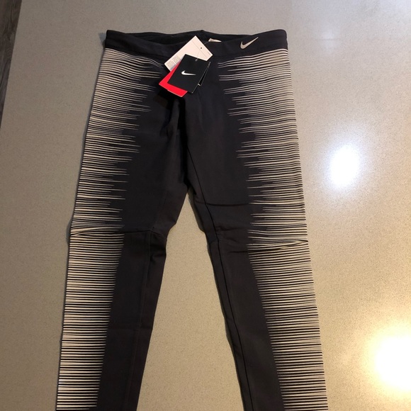 Nike glow in the dark leggings - Picture 2 of 4